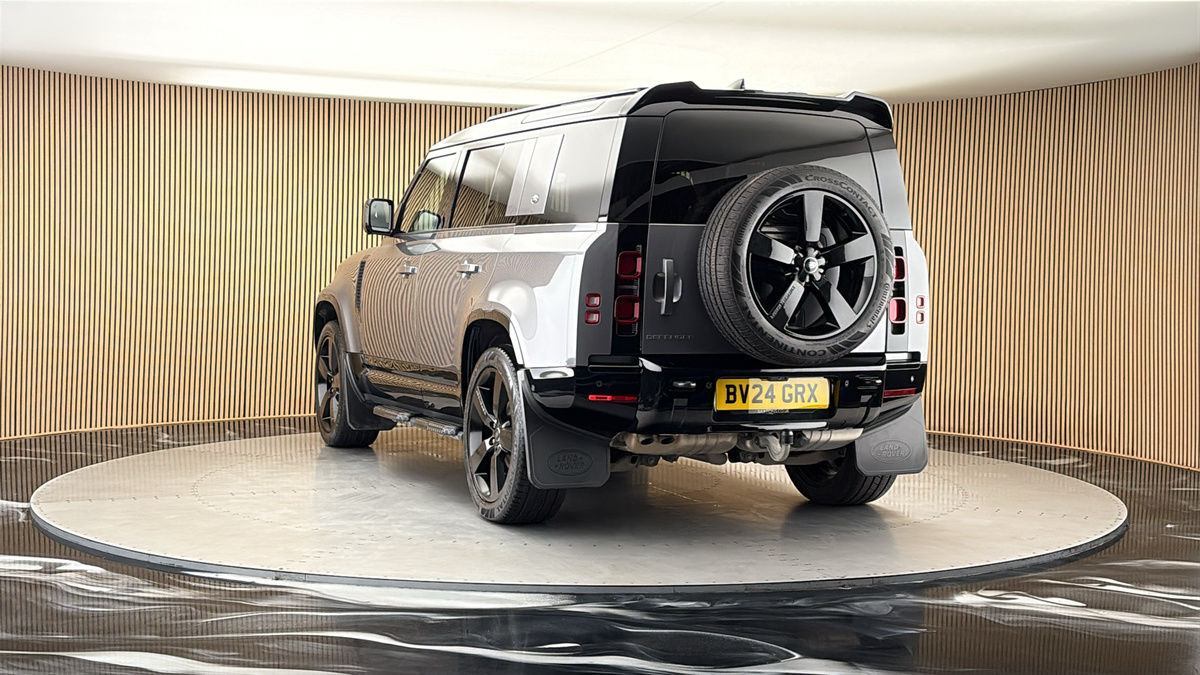 More views of Land Rover Defender 110
