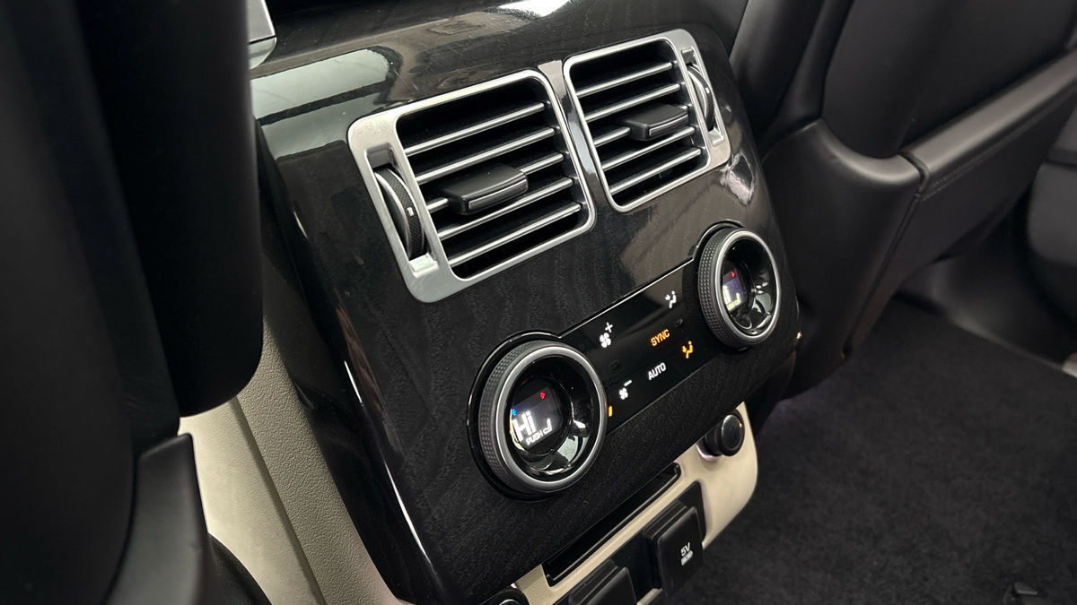 Land Rover Range Rover Image 9