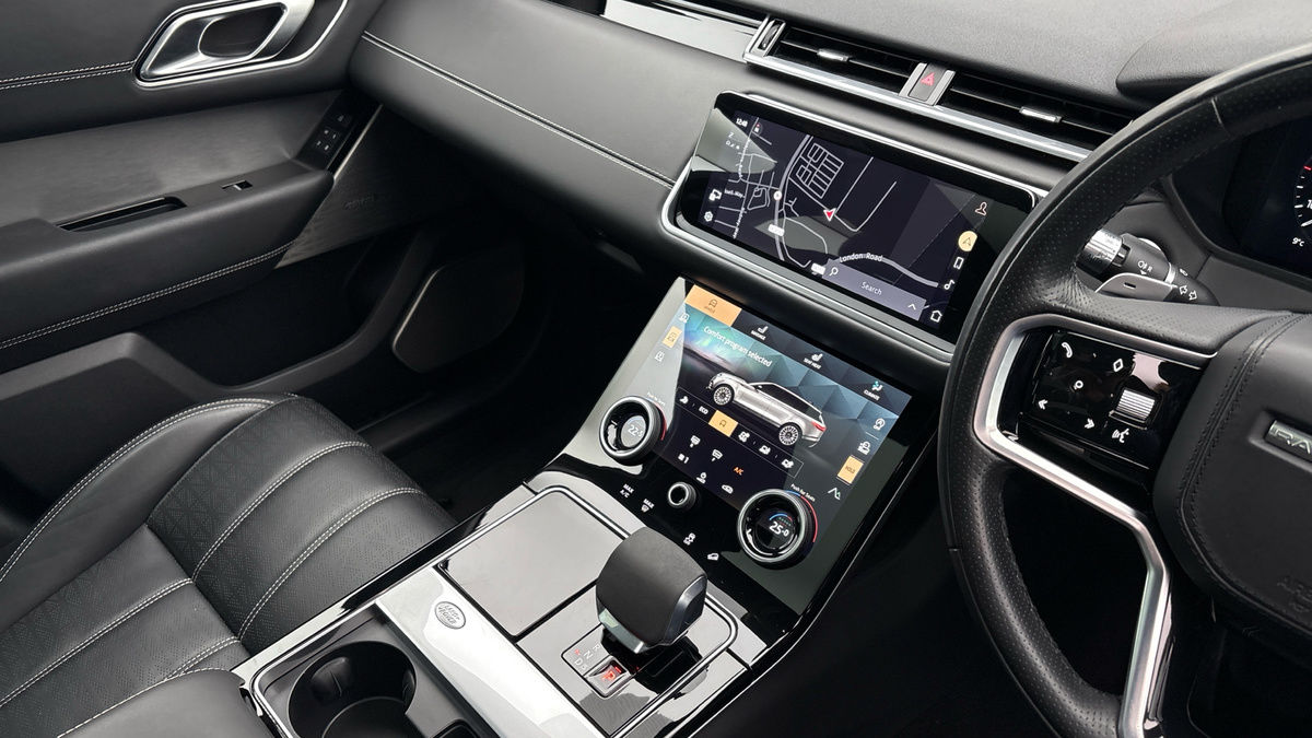 Land Rover Range Rover Velar Image 18