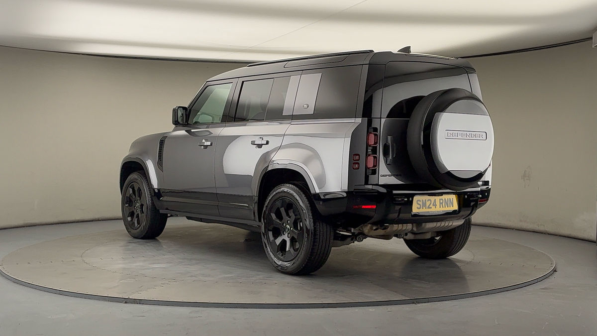 Land Rover Defender 110 Image 2