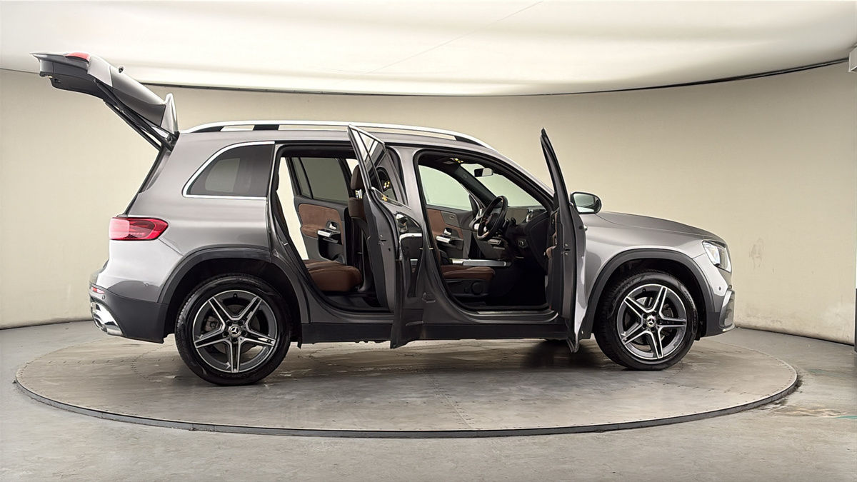 More views of Mercedes-Benz GLB