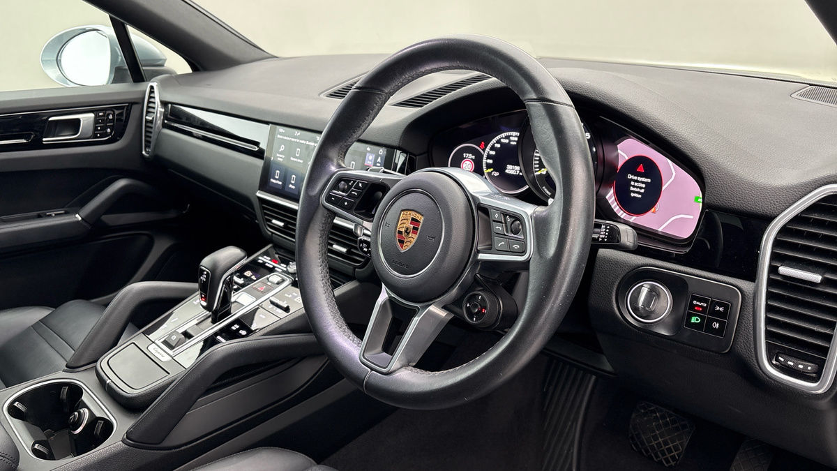 Porsche Cayenne Image 5