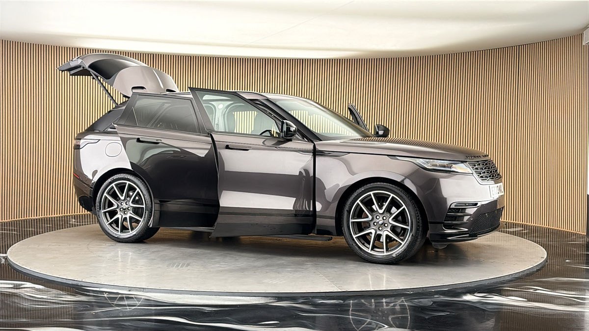 More views of Land Rover Range Rover Velar