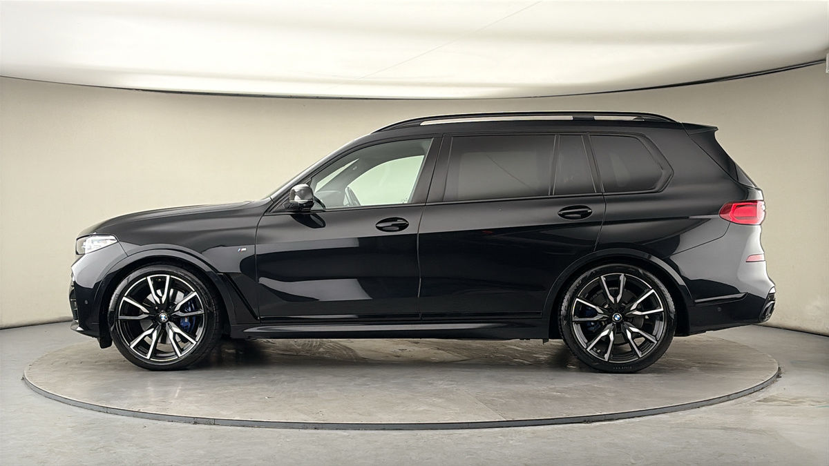 More views of BMW X7
