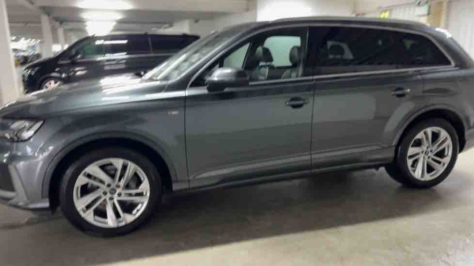 More views of Audi Q7