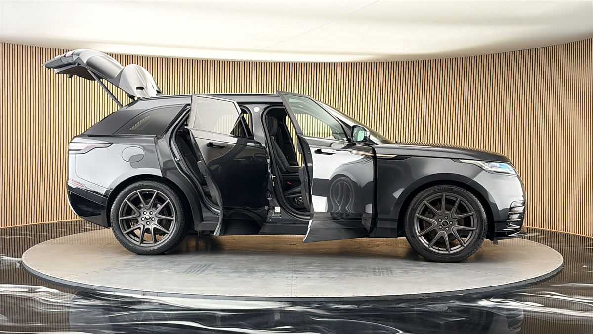More views of Land Rover Range Rover Velar