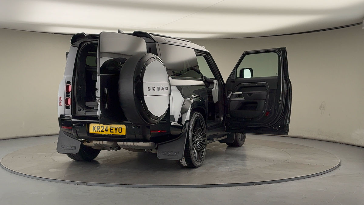 More views of Land Rover Defender 90