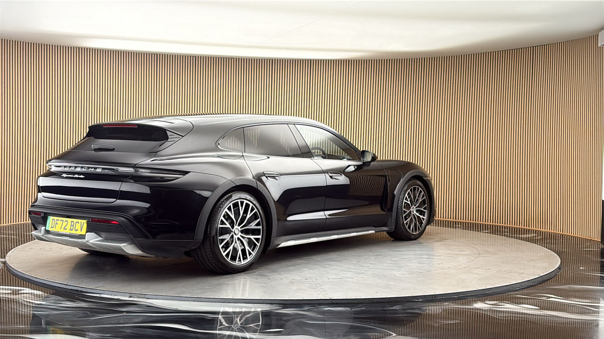 Porsche Taycan Image 21