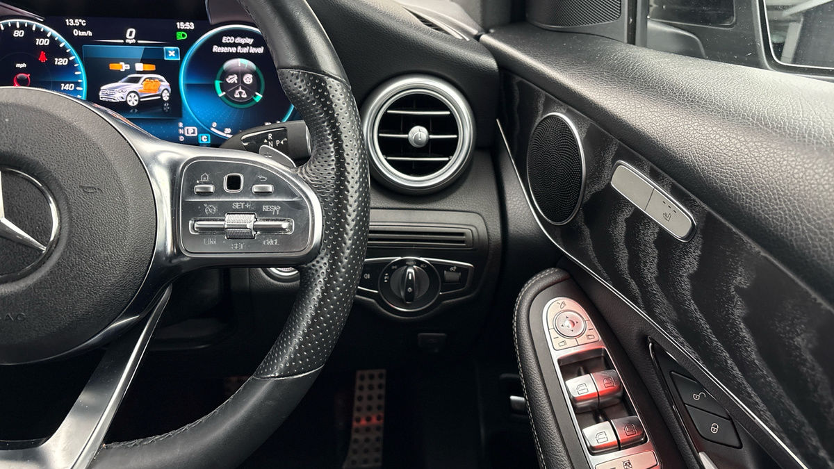 Mercedes-Benz GLC Image 14