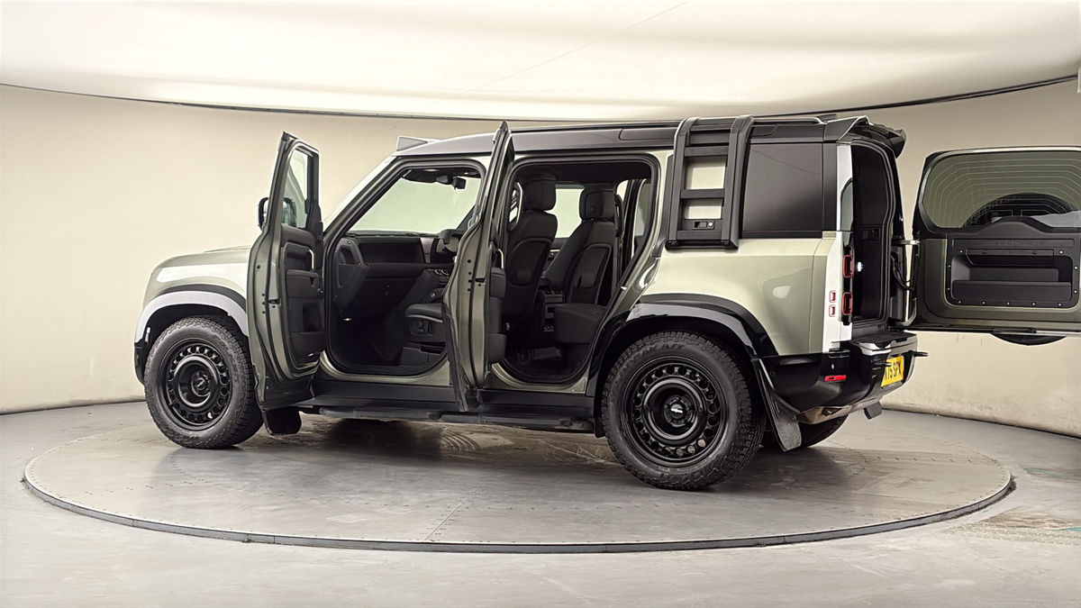 More views of Land Rover Defender 110