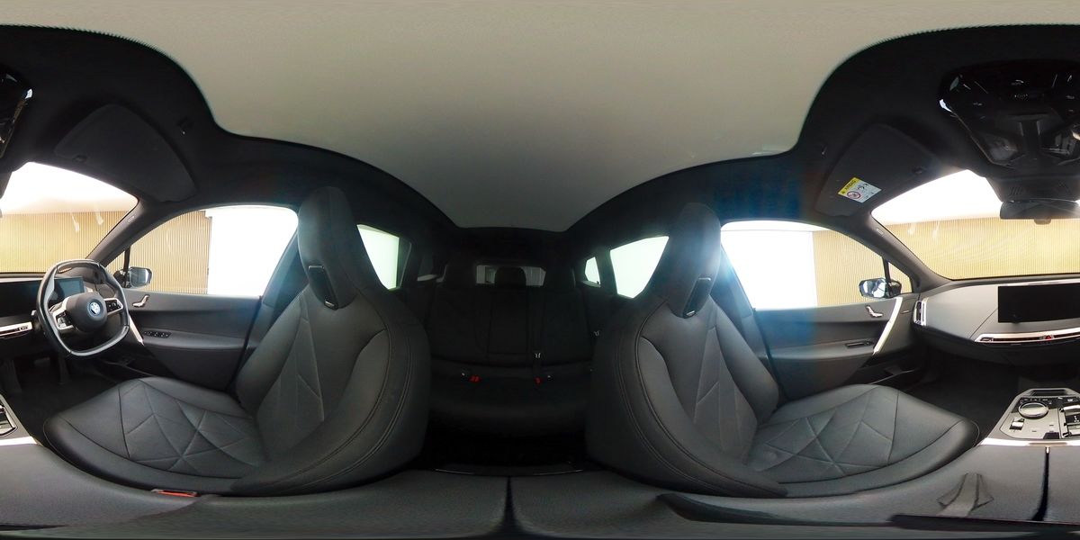 More views of BMW iX