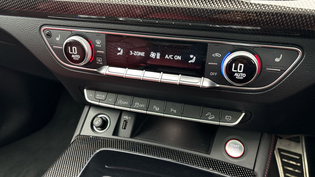 Audi SQ5 Image 26