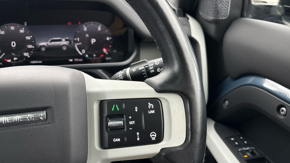 Land Rover Defender 110 Urban Image 14