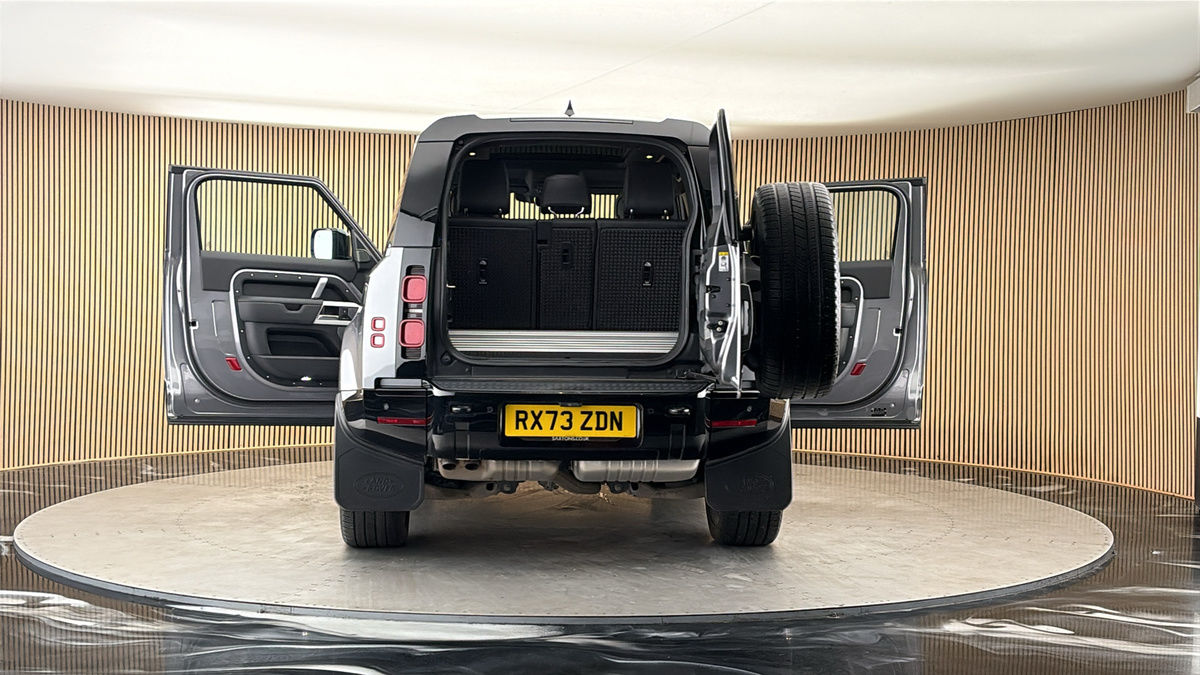 More views of Land Rover Defender 90