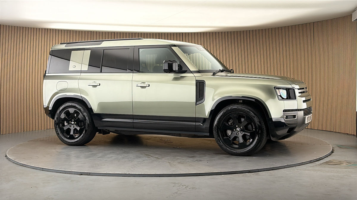 More views of Land Rover Defender 110