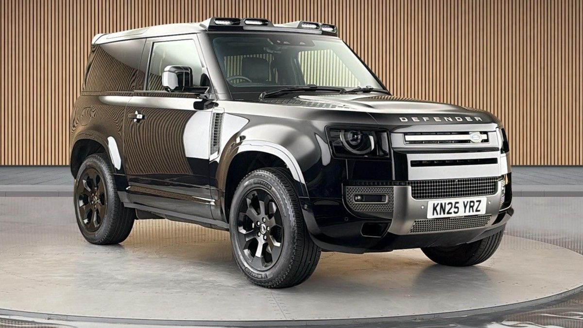 Land Rover Defender 90 Sticky Header Image