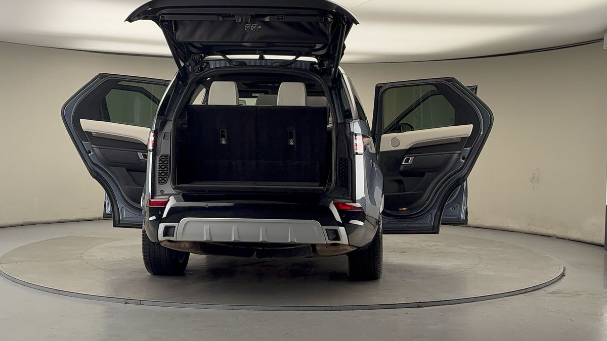 More views of Land Rover Discovery