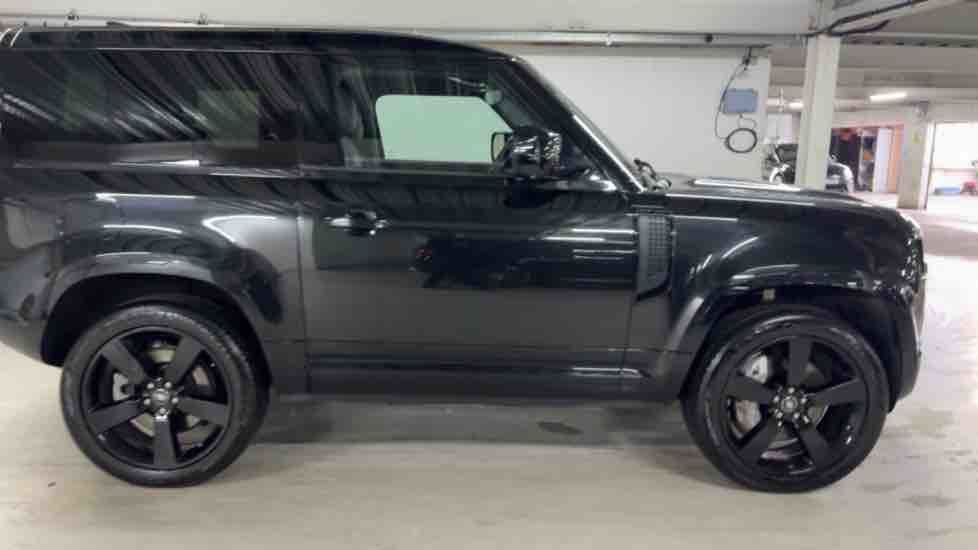 More views of Land Rover Defender 90