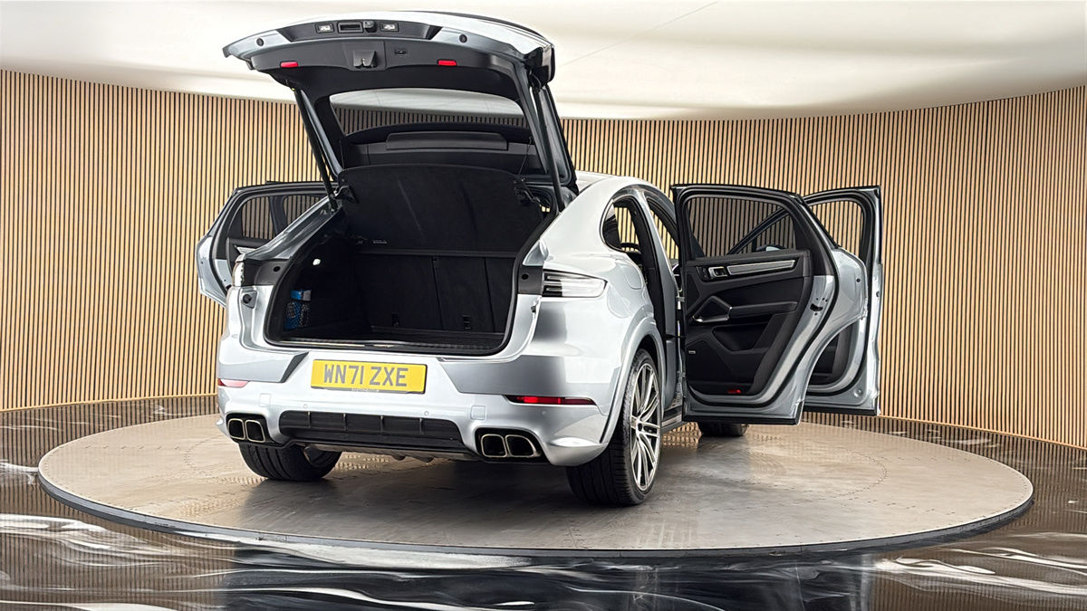 More views of Porsche Cayenne