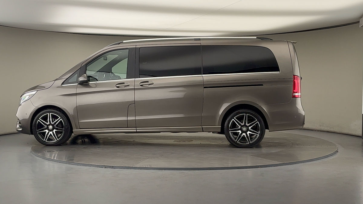 Mercedes-Benz V Class Image 15