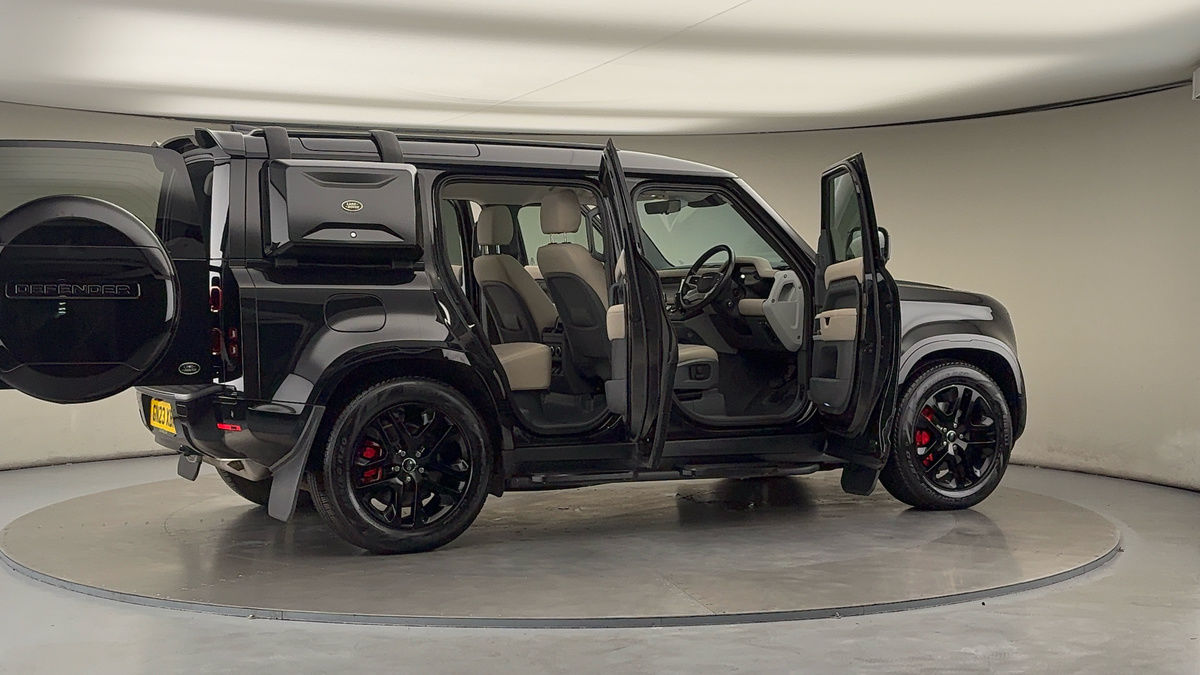 More views of Land Rover Defender 110