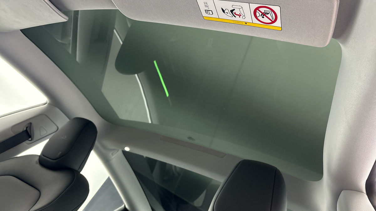 Tesla Model 3 Image 6