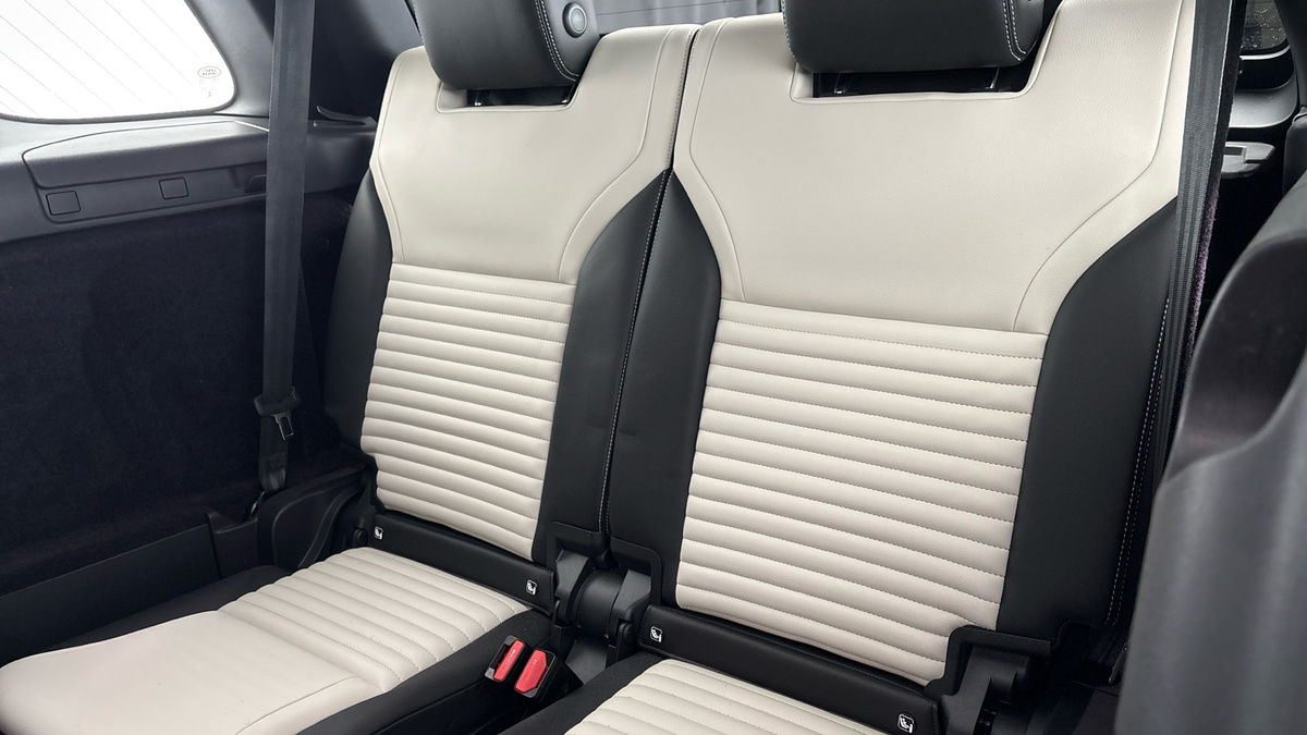 Land Rover Discovery Image 25