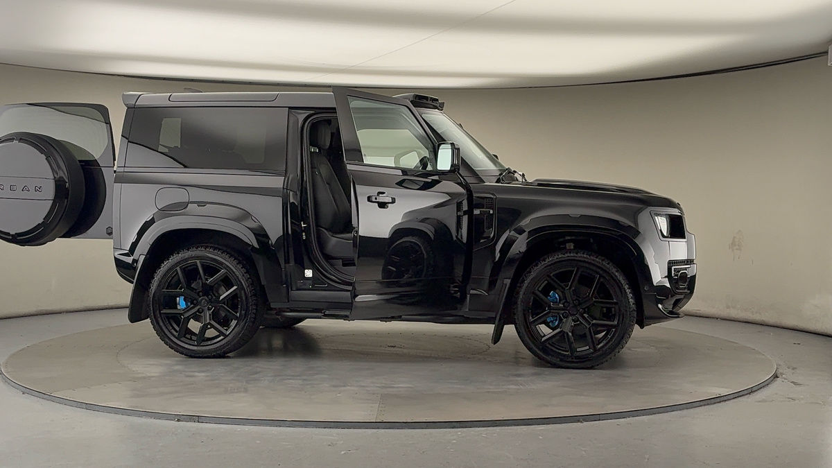 More views of Land Rover Defender 90