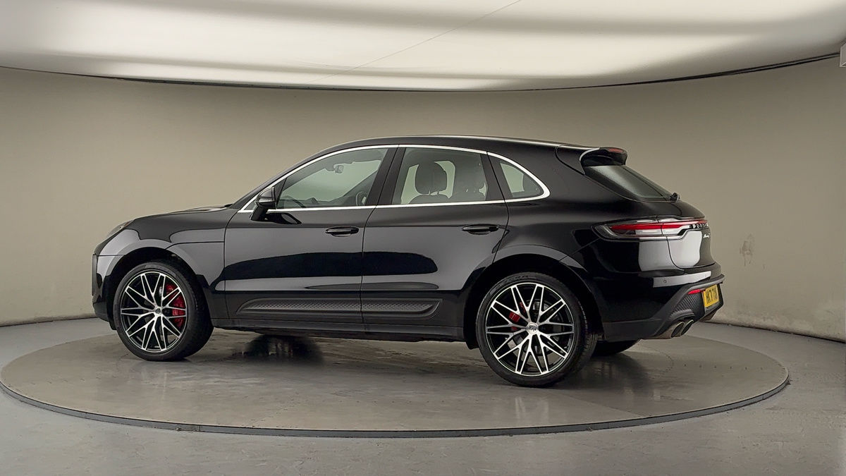 More views of Porsche Macan