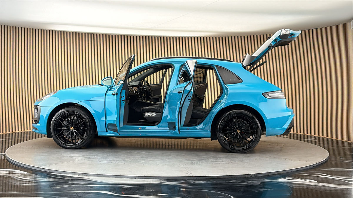 More views of Porsche Macan