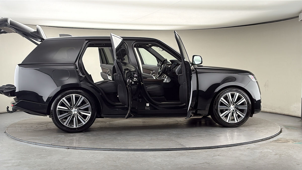More views of Land Rover Range Rover