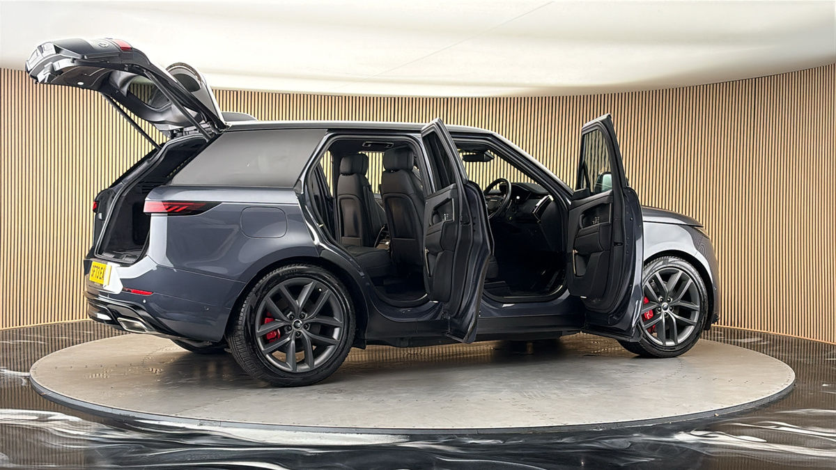More views of Land Rover Range Rover Sport