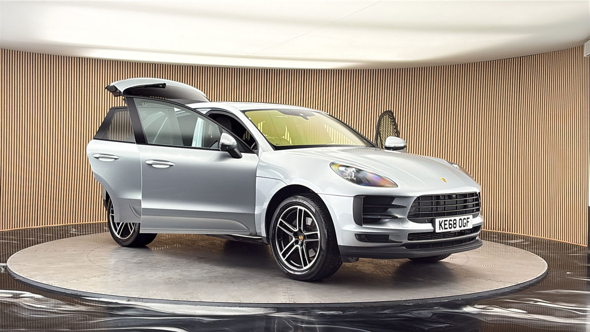 More views of Porsche Macan