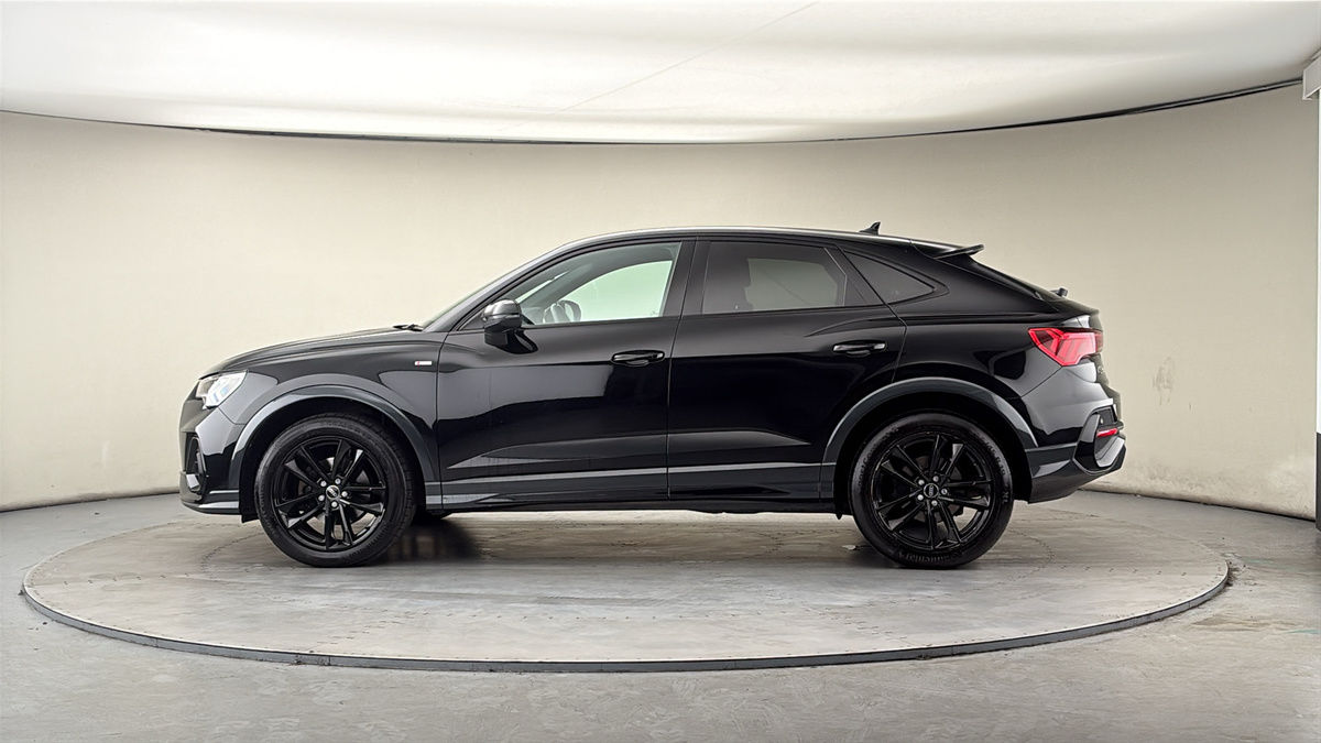 More views of Audi Q3