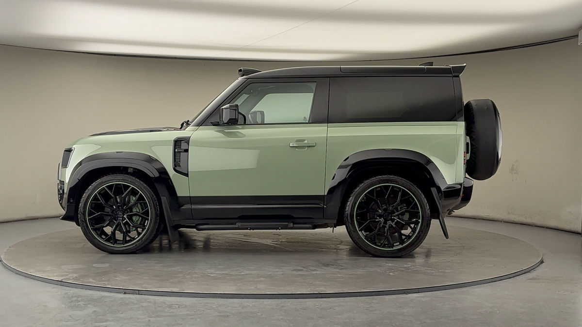 More views of Land Rover Defender 90