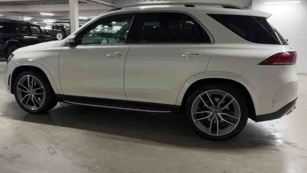 More views of Mercedes-Benz GLE