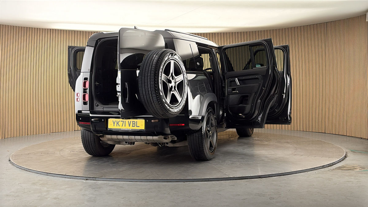 More views of Land Rover Defender 110