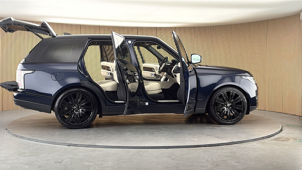More views of Land Rover Range Rover