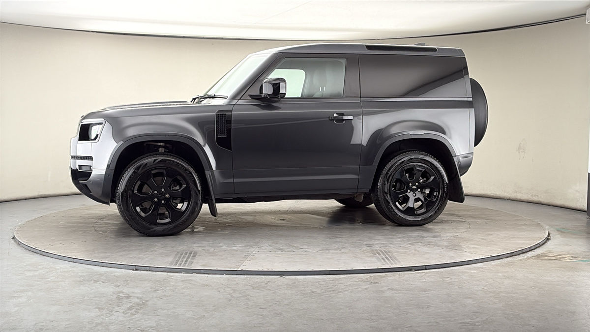 More views of Land Rover Defender 90