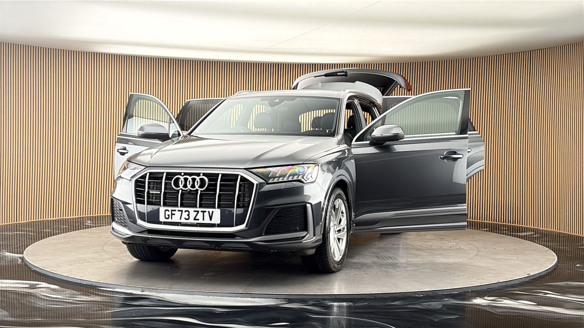 More views of Audi Q7
