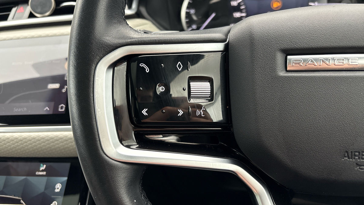 Land Rover Range Rover Velar Image 13