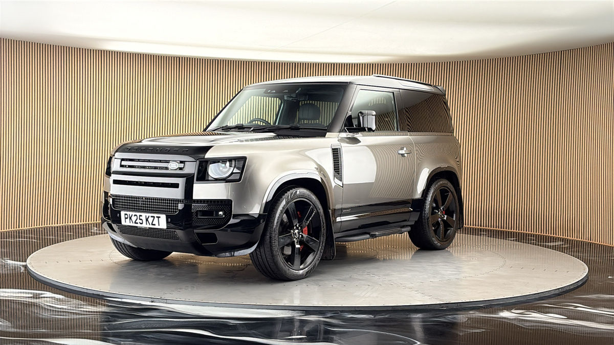More views of Land Rover Defender 90