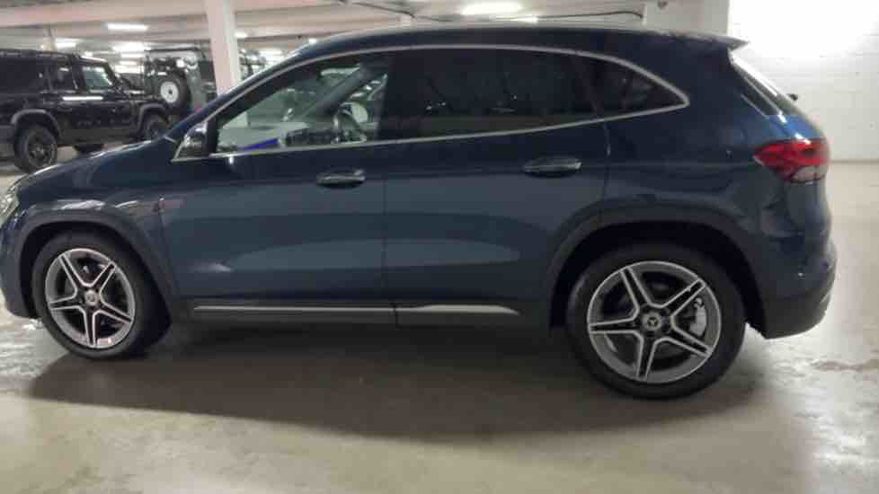 More views of Mercedes-Benz GLA