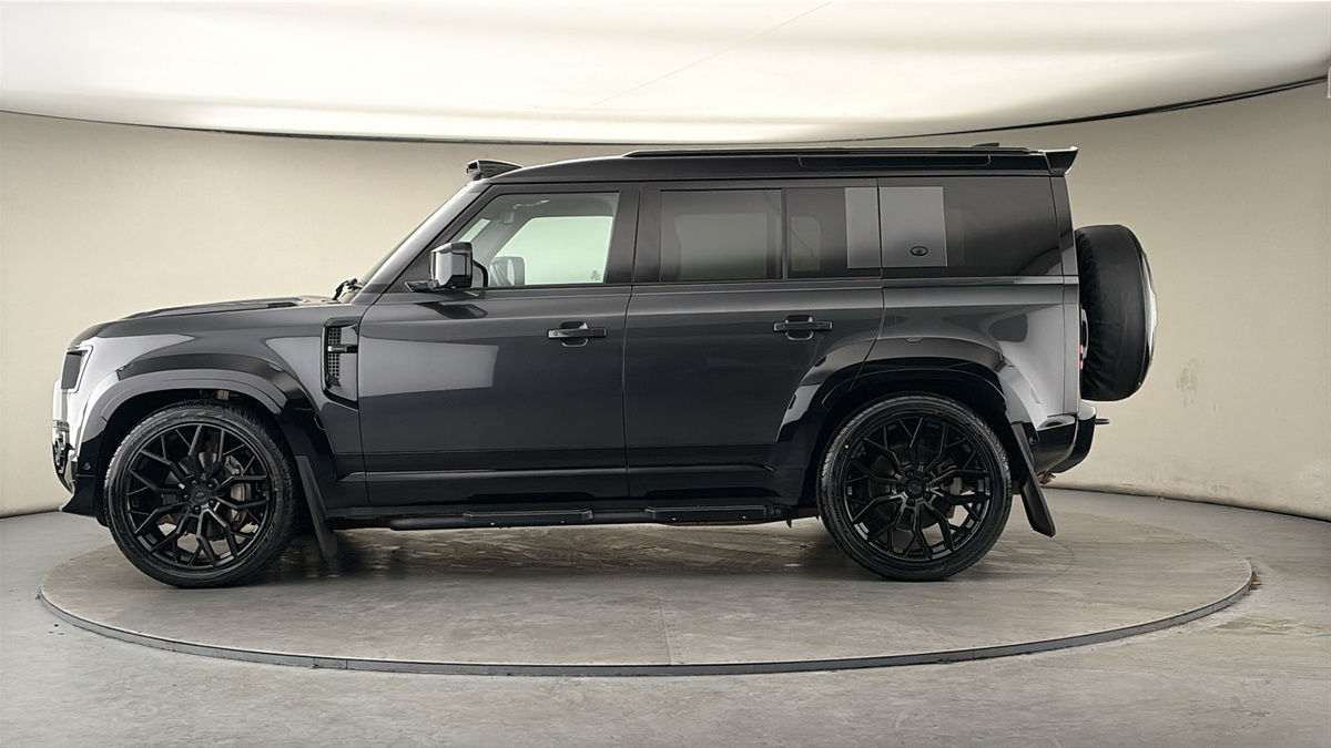 Land Rover Defender 110 Urban Image 15