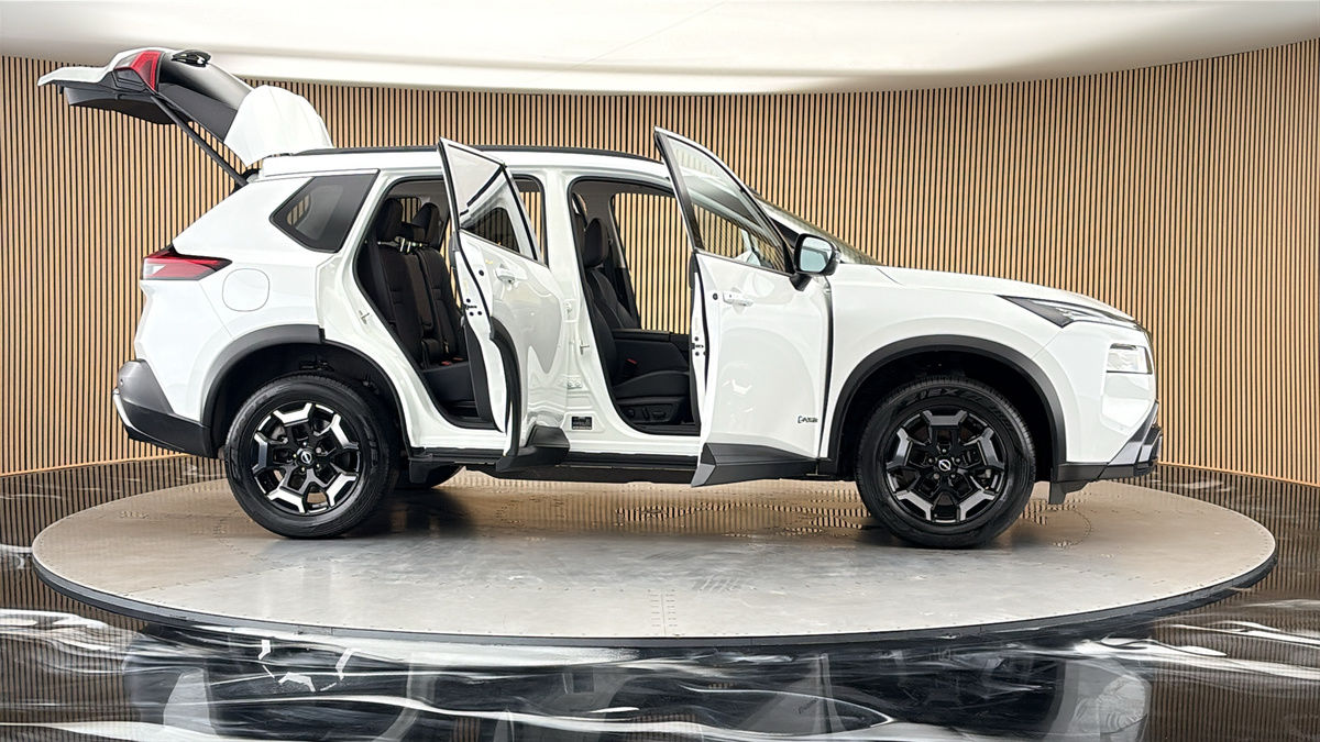More views of Nissan X-Trail