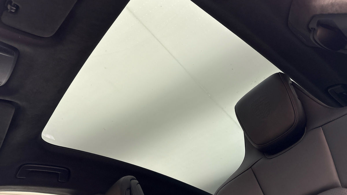 Porsche Taycan Image 6