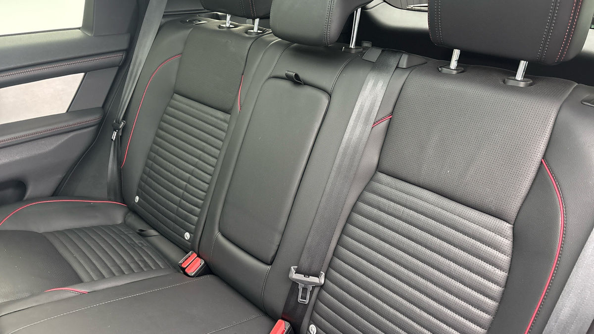 Land Rover Discovery Sport Image 8