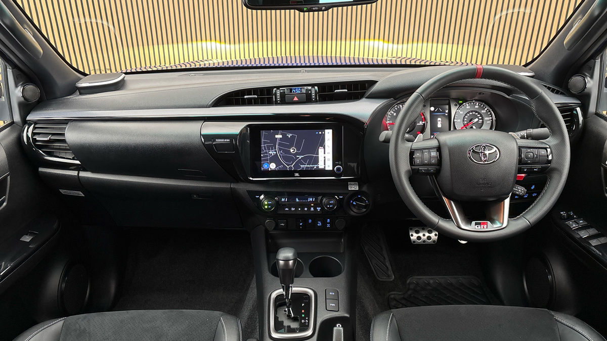 Toyota Hilux Image 12