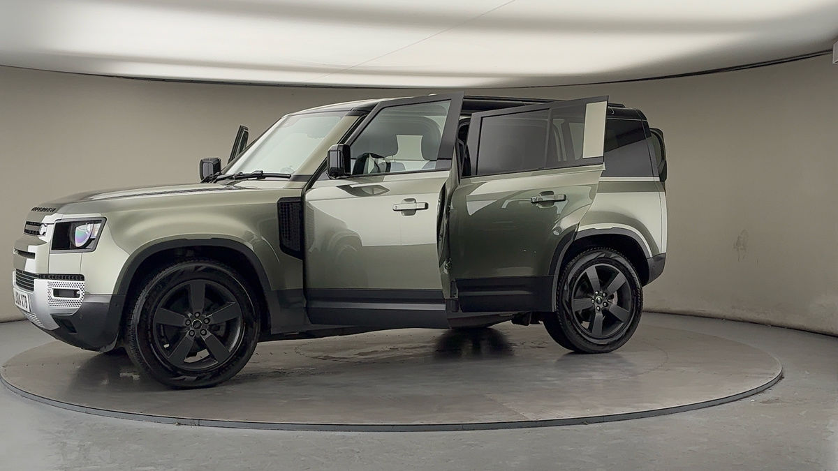 More views of Land Rover Defender 110