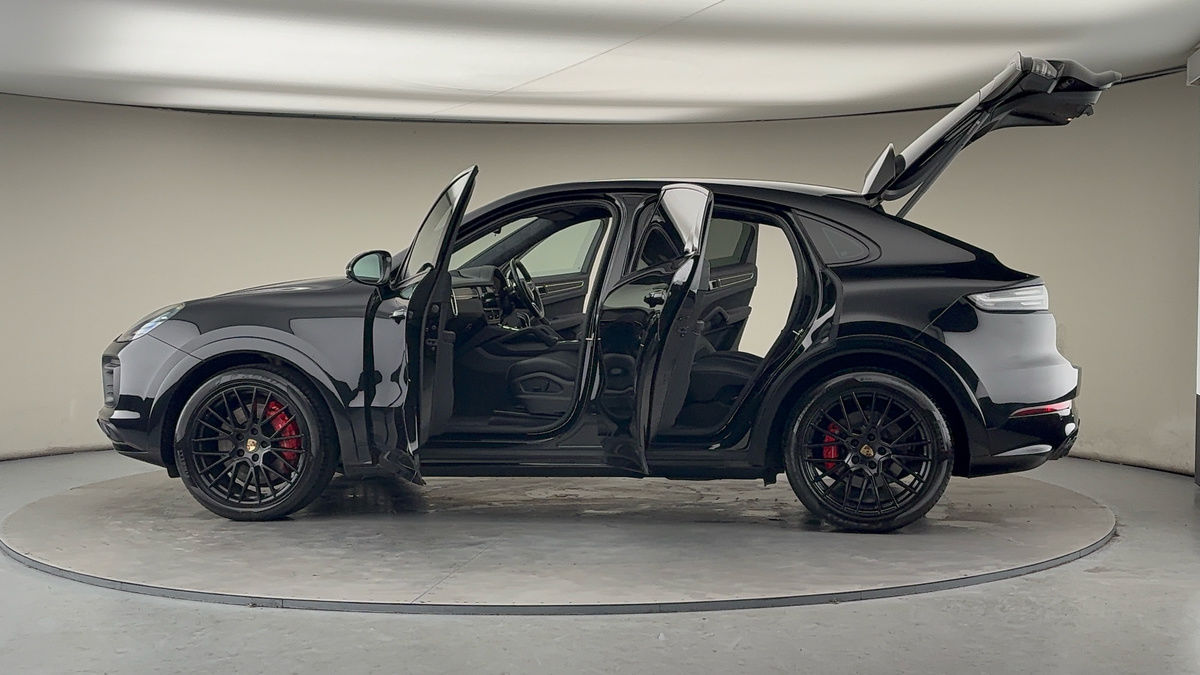 More views of Porsche Cayenne